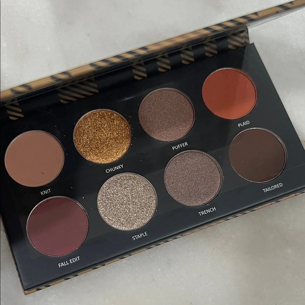 Estate Plaid Design Eyeshadow Palette